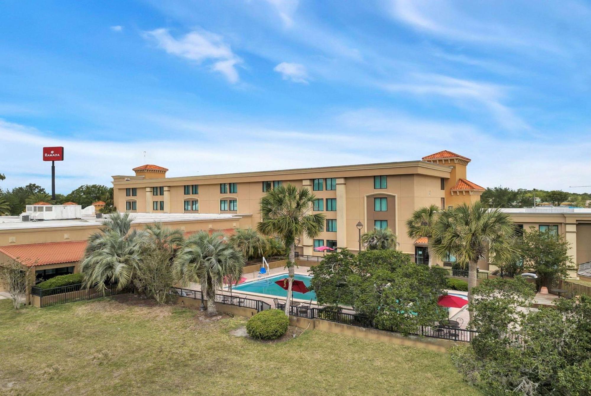 Ramada By Wyndham Jacksonville I-95 By Butler Blvd Dış mekan fotoğraf