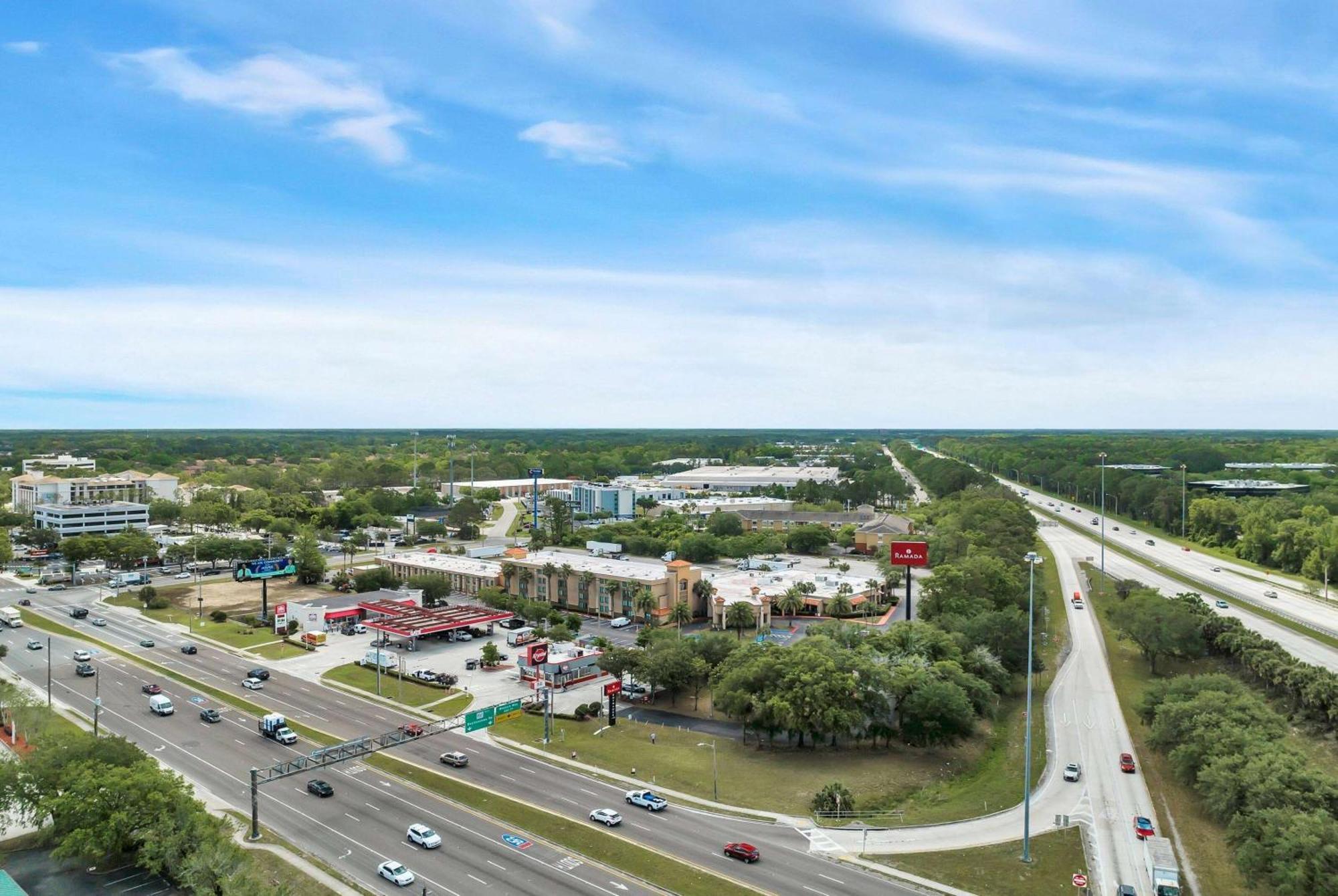 Ramada By Wyndham Jacksonville I-95 By Butler Blvd Dış mekan fotoğraf